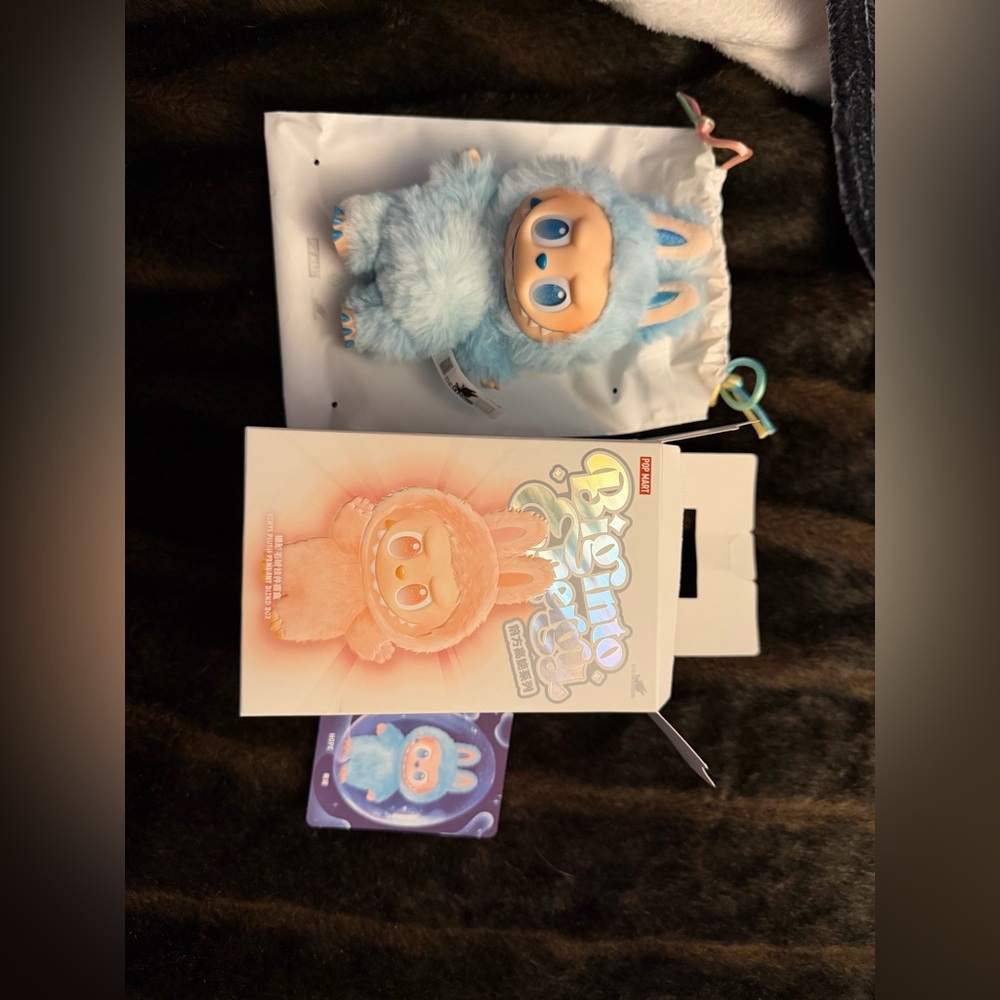 Authentic big into energy labubu (HOPE)(BLUE)with original packaging.